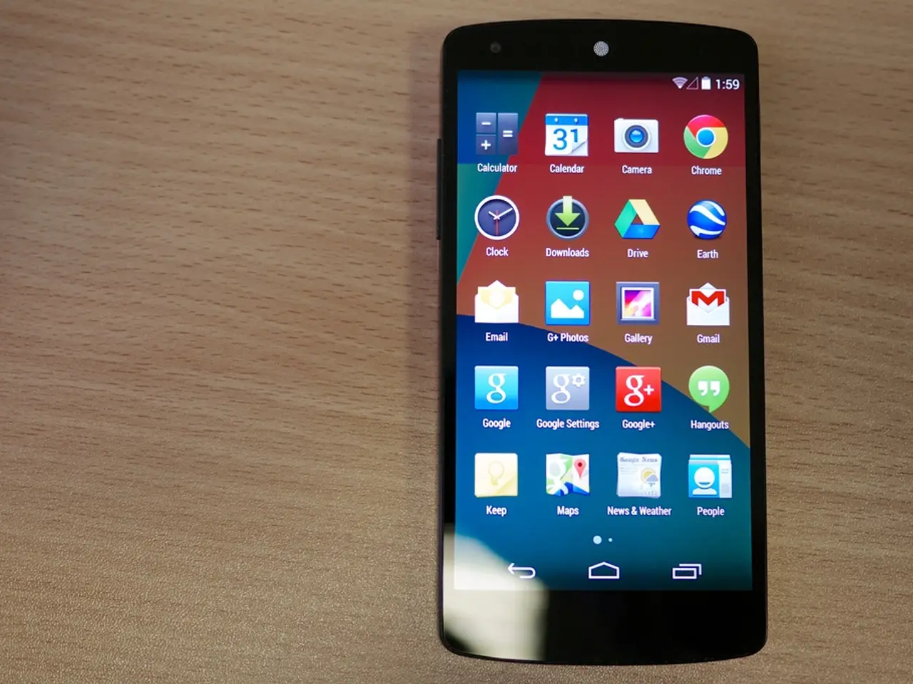 Benefits and Drawbacks of Mobile Marketing: Amplifying Sales, Confronting Issues