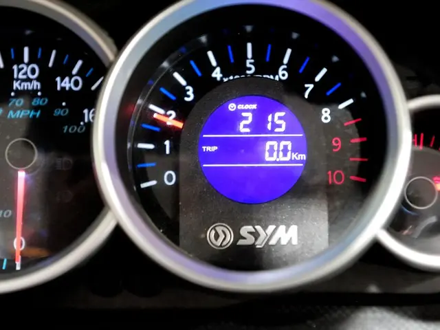 City experiments with novel speedometer, paying tribute to "black boxes" technology.