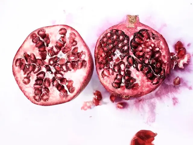 Inquiring about the effectiveness of papaya seeds in eliminating intestinal parasites?