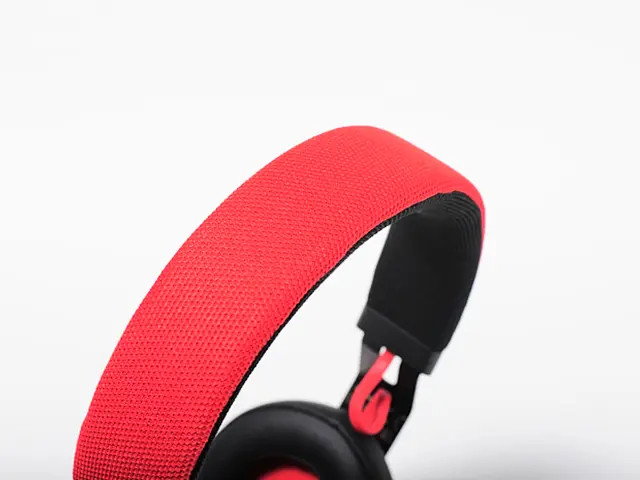 New A2 Active Noise Cancelling Wireless Headset for Gaming Unveiled by OXS