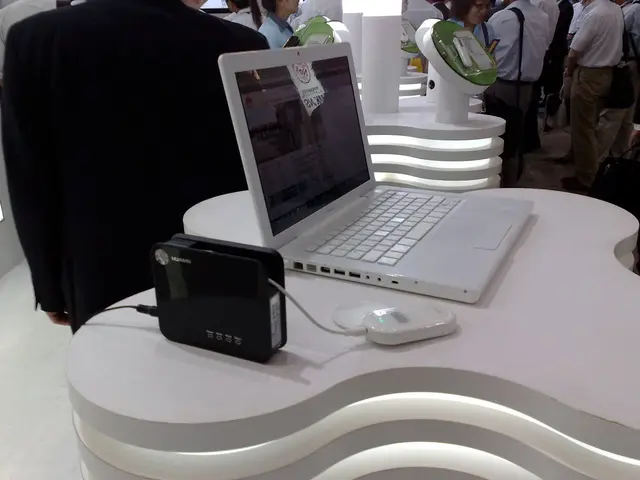 Introducing the Initial 4K Dual-Screen Wireless Presentation System by Extron
