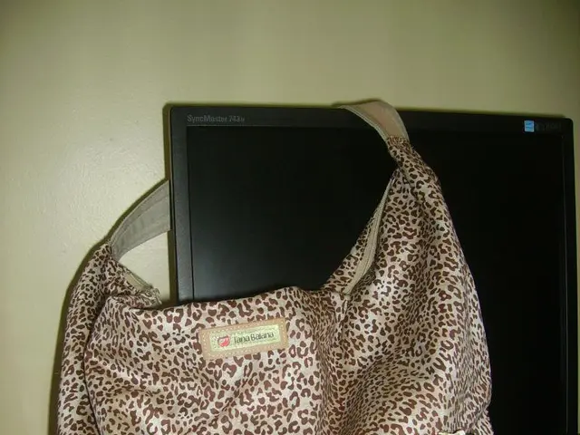 Folding Electronic Reader, MooInk V Model, Currently Unavailable for Purchase