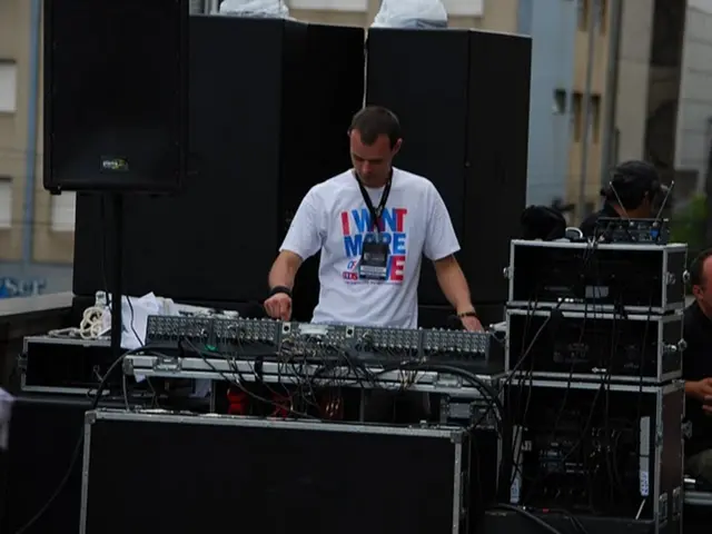 Limited Edition White DDJ-FLX10 Controller Debut by Pioneer DJ Unveiled