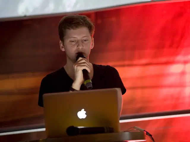 Top-tier Computer Microphone Ideal for Small Business Operations