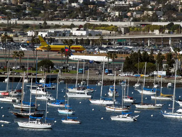 Leveraging Collective Knowledge: Exploiting Worldwide Navigation Insights