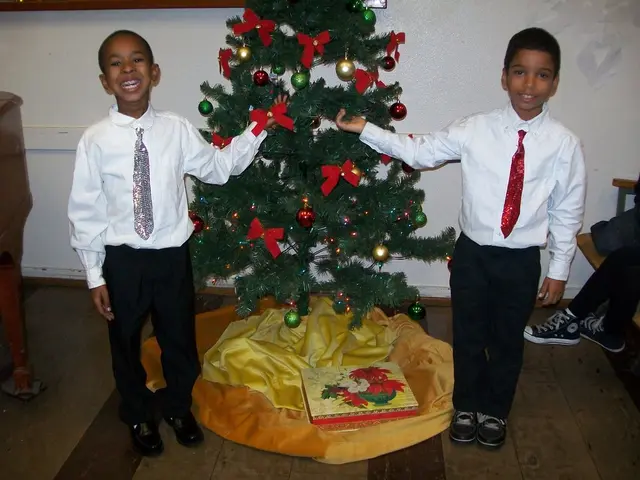 Majority favor utilizing smartphones on Christmas Eve night