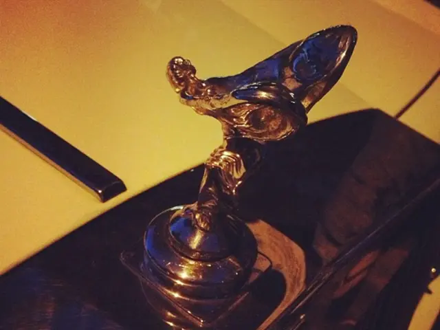 First Hydrogen-Powered Renault Master Van Honored with Trophy in France