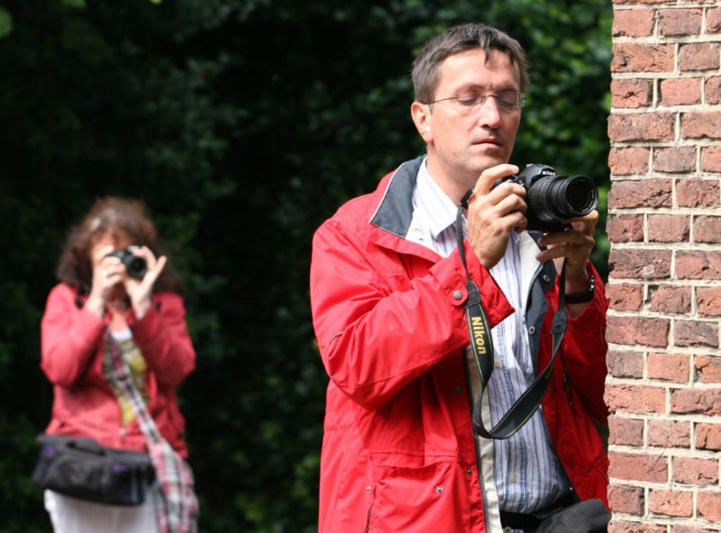 Experiment with the leading AI-powered hairdo applications for virtual transformations. Test out...